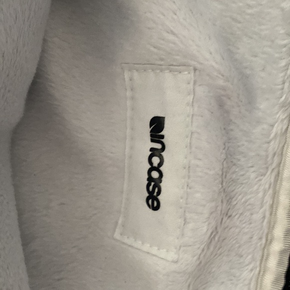 iPad case - Picture 3 of 4